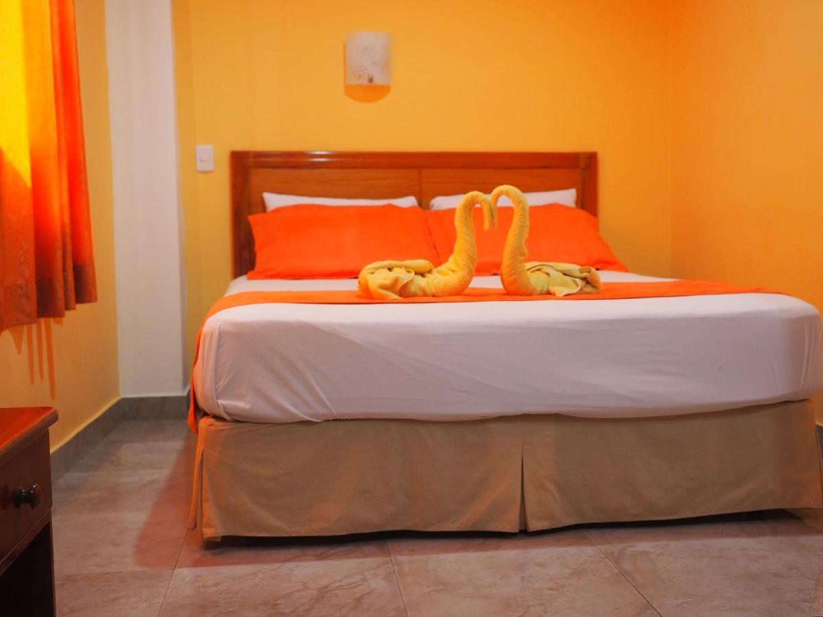 Hostal Espana Puerto Ayora  Ngoại thất bức ảnh