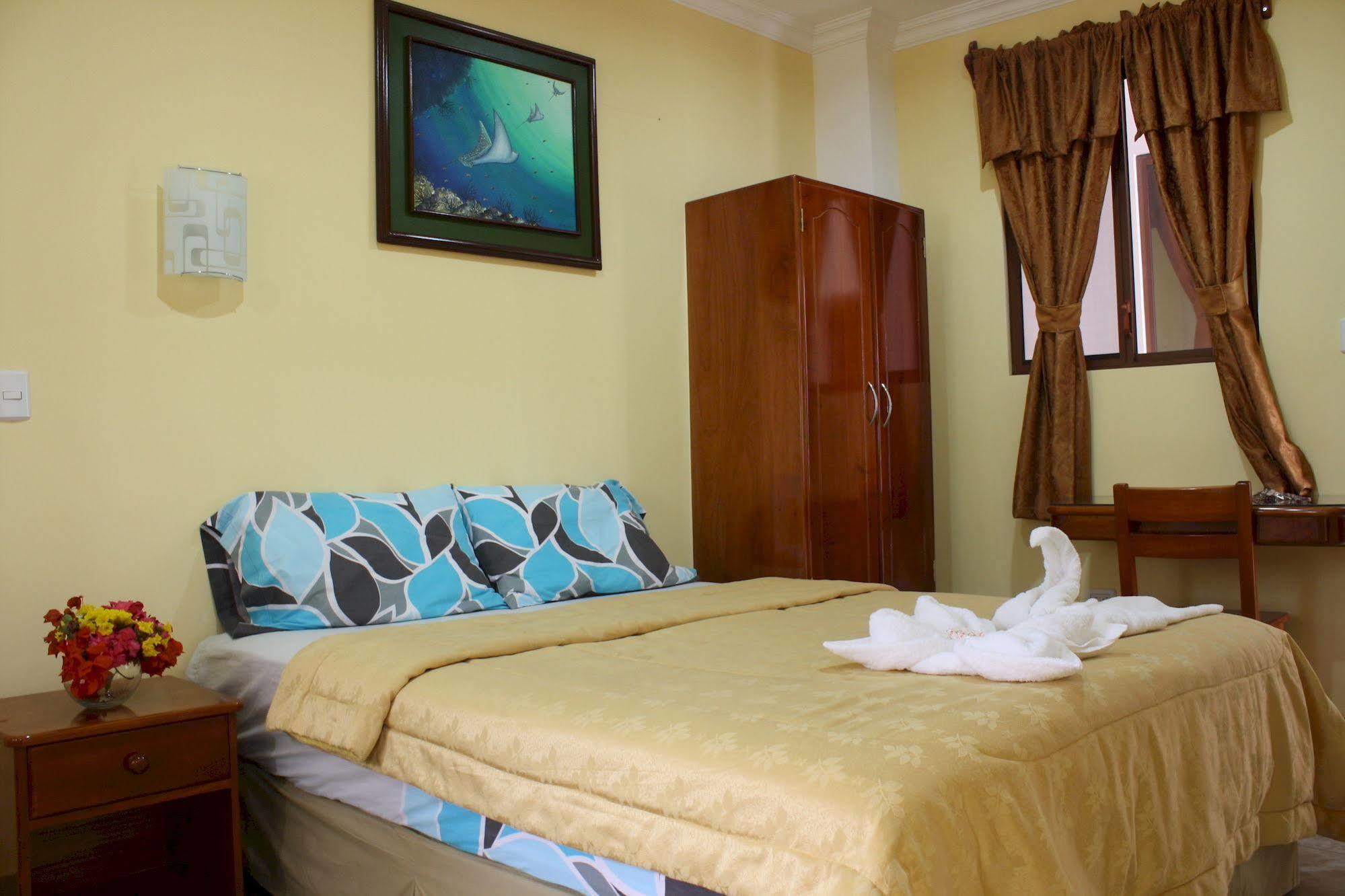 Hostal Espana Puerto Ayora  Ngoại thất bức ảnh