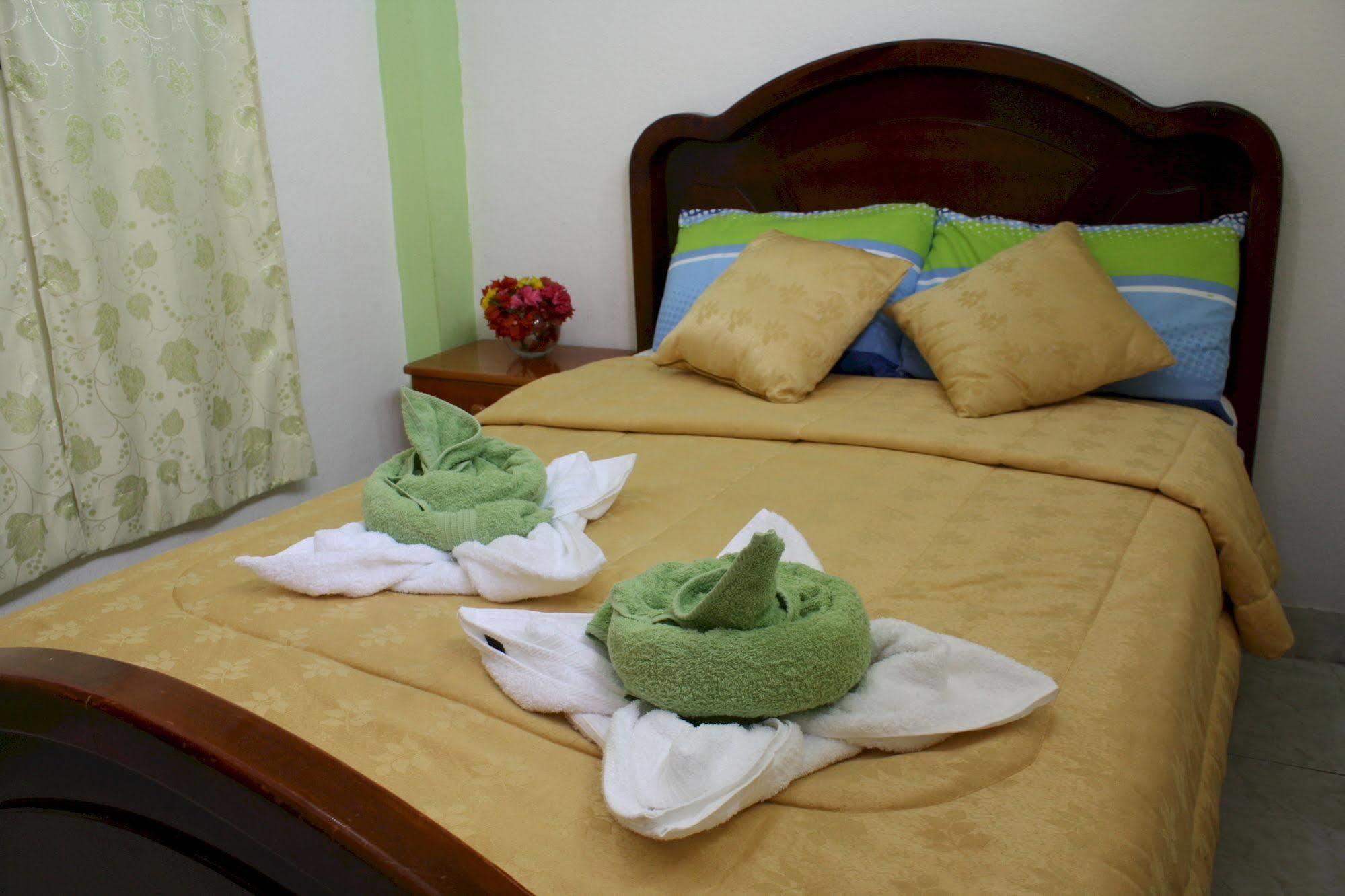 Hostal Espana Puerto Ayora  Ngoại thất bức ảnh