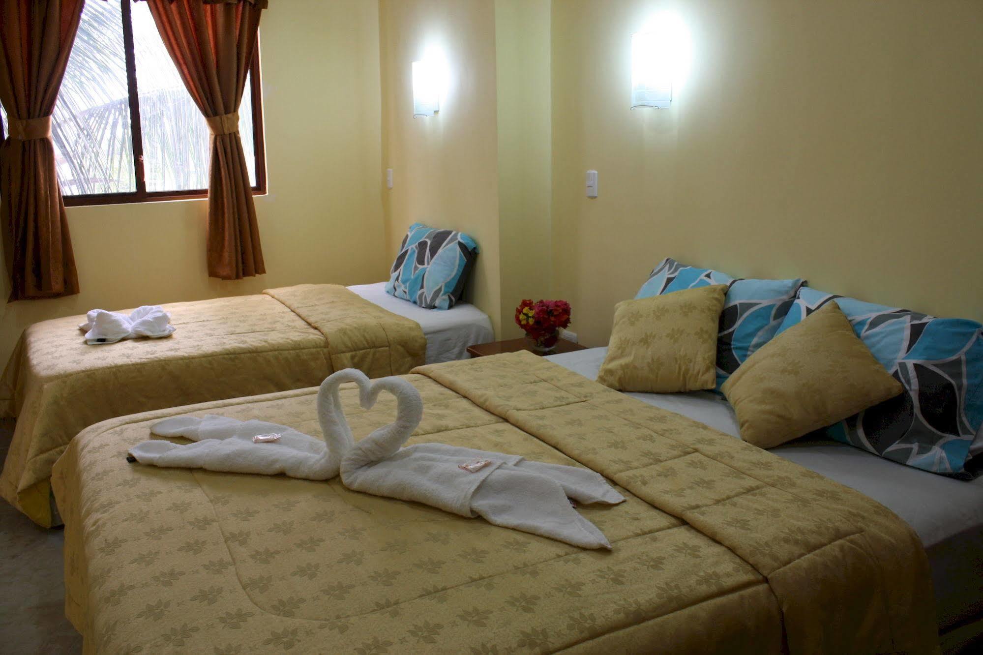 Hostal Espana Puerto Ayora  Ngoại thất bức ảnh