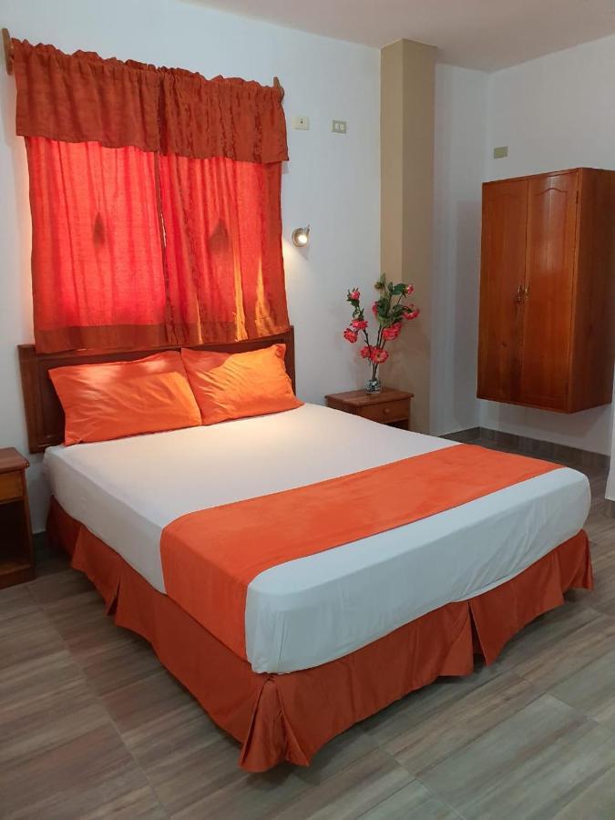 Hostal Espana Puerto Ayora  Ngoại thất bức ảnh